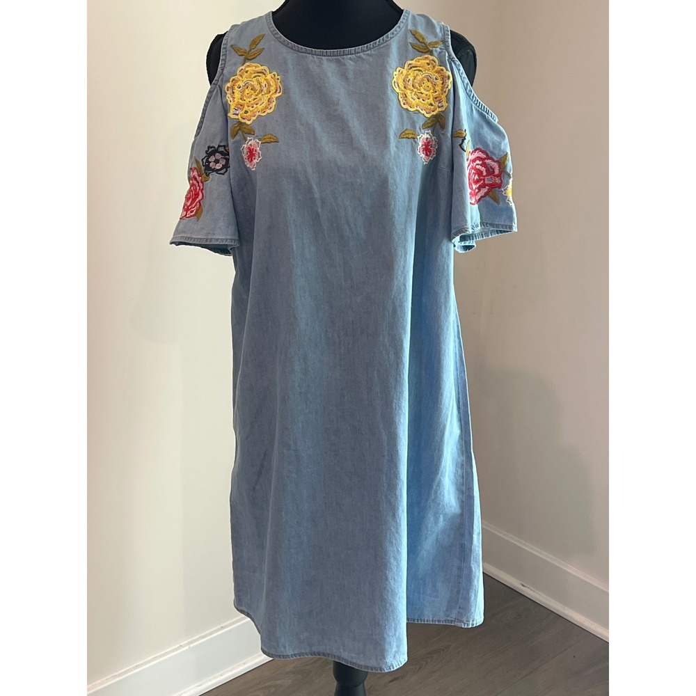 Harlow & Rose Womens Blue Floral Embroidered Cold Shoulder Denim Dress Size M